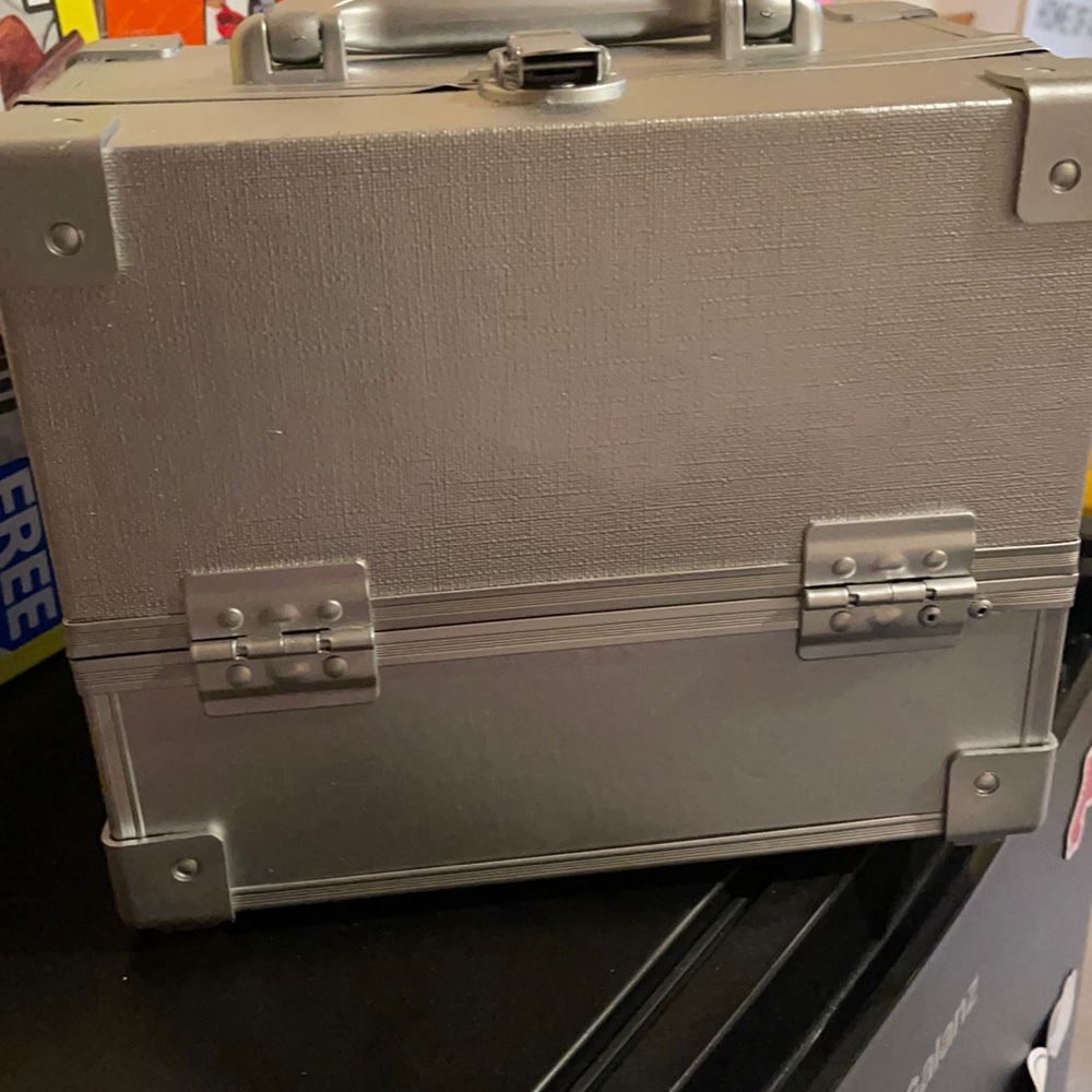 Makeup box